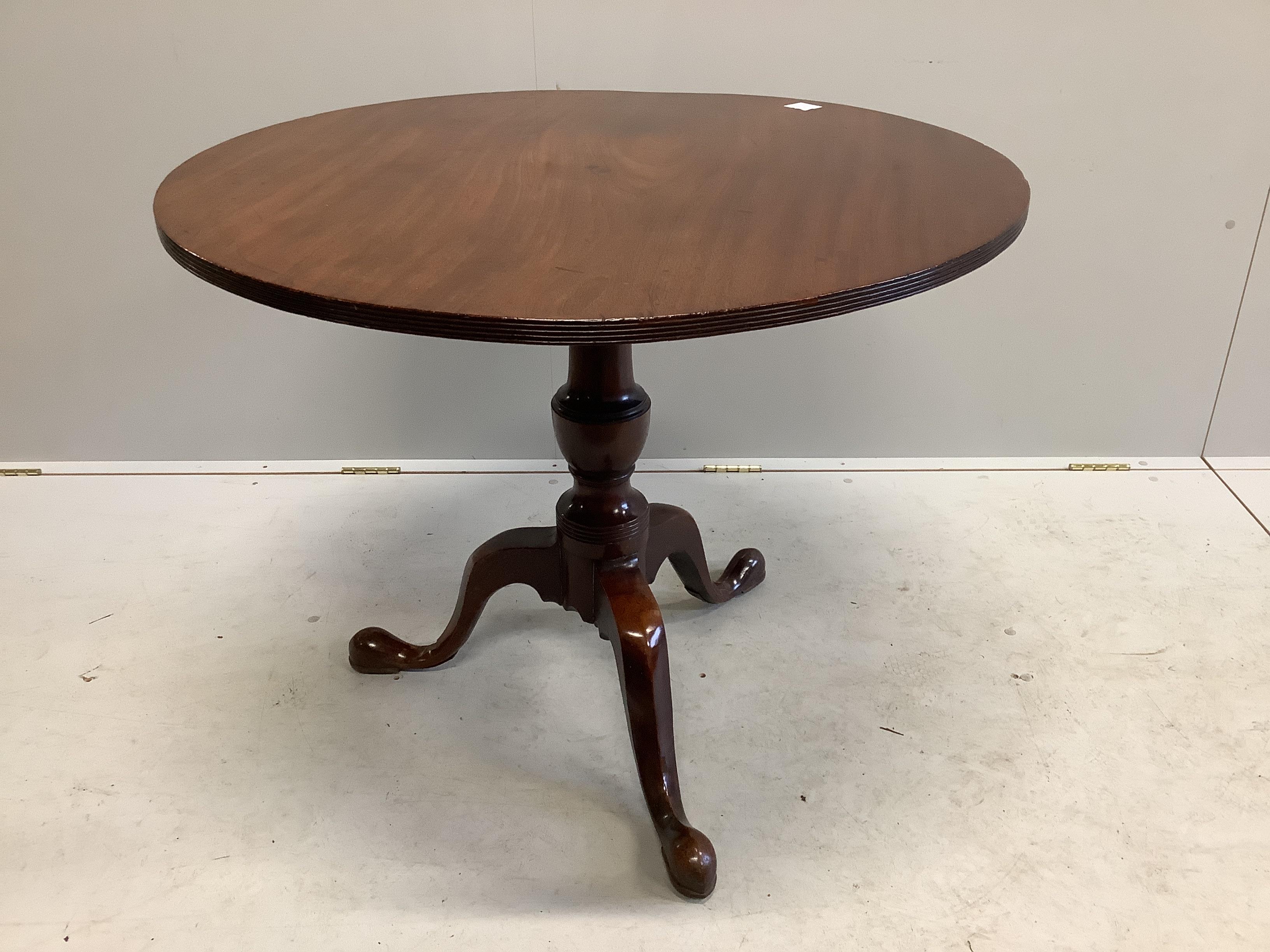 A George III mahogany tripod tea table, diameter 91cm, height 72cm
